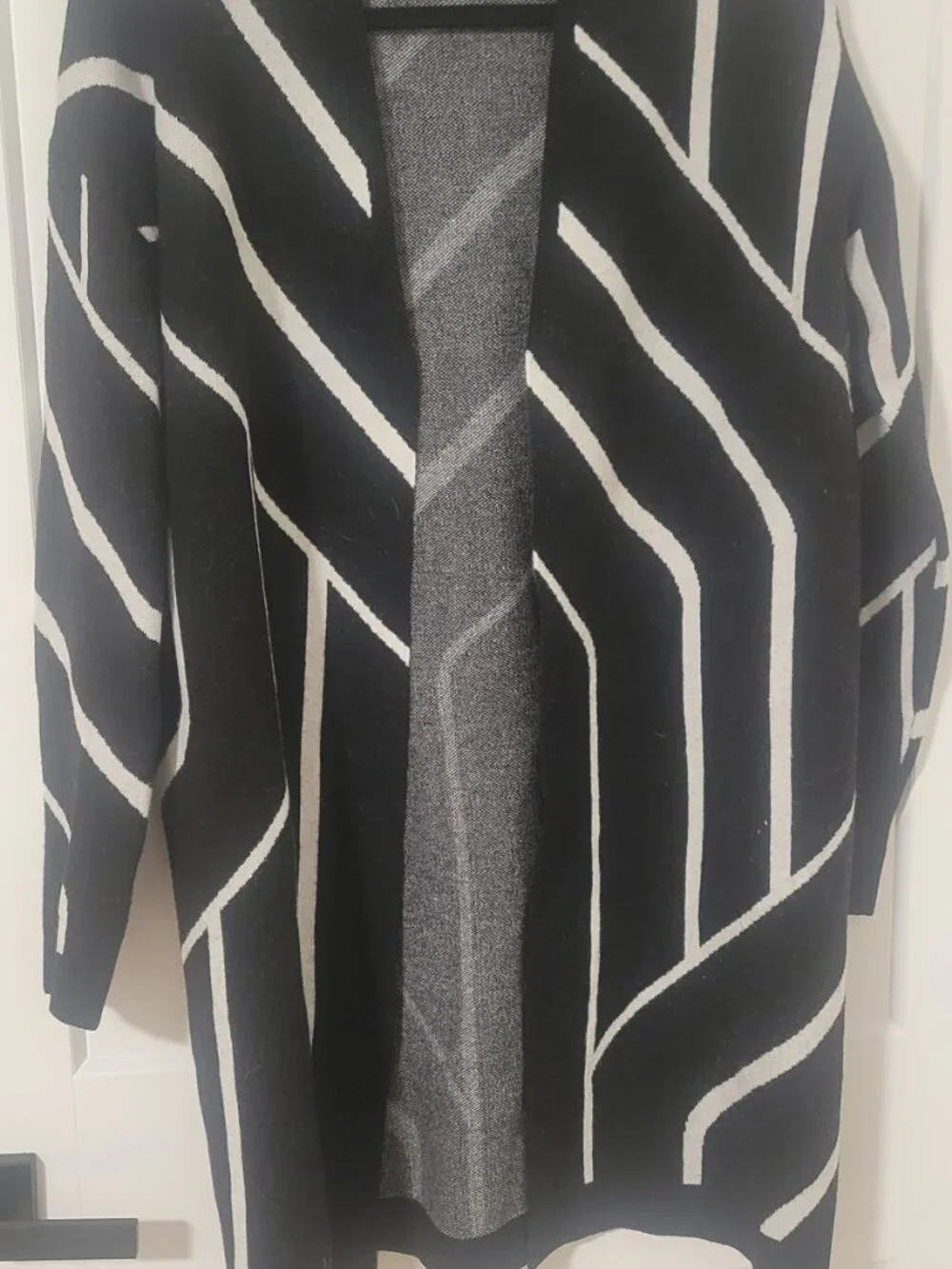 RW&CO. Abstract Geometric Cardigan - Black & White - Longline Duster - Size M - Picture 2 of 4